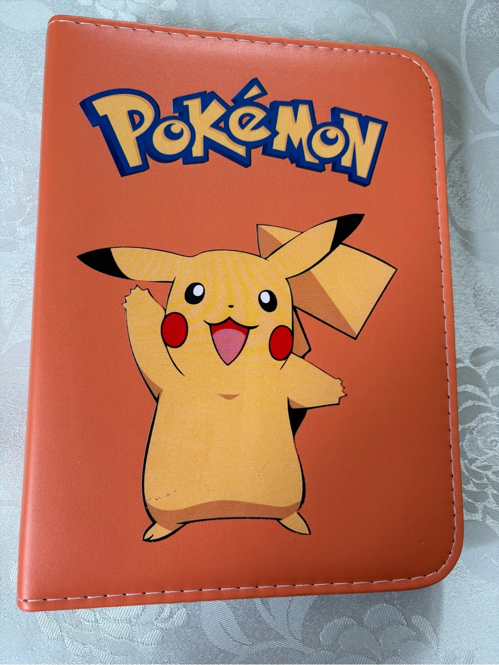 Pokémon 4 pocket Binder with 50 sleeves , wrist strap & zip closure Brand New